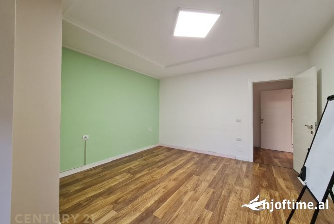 APARTAMENT PER ZYRA ME QIRA 3+1+2, RRUGA E ELBASANIT!
