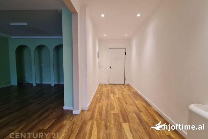 APARTAMENT PER ZYRA ME QIRA 3+1+2, RRUGA E ELBASANIT!