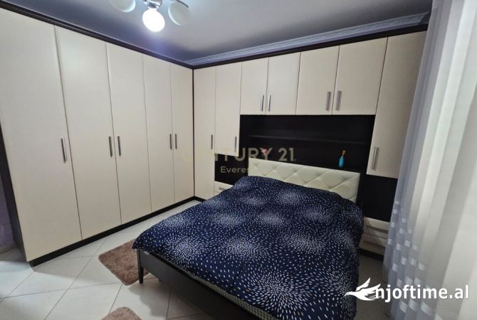 Shtepi me qera Apartament ne Tirane, 2+1, Mobilimi E mobiluar, Pagesa 650  Euro.