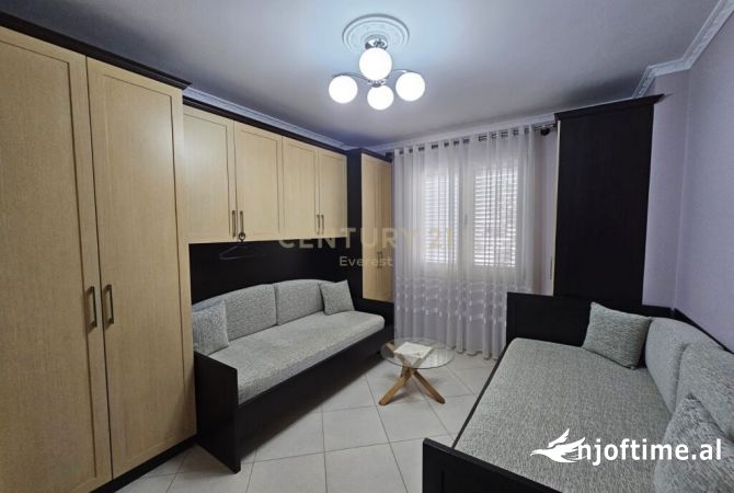 Shtepi me qera Apartament ne Tirane, 2+1, Mobilimi E mobiluar, Pagesa 650  Euro.