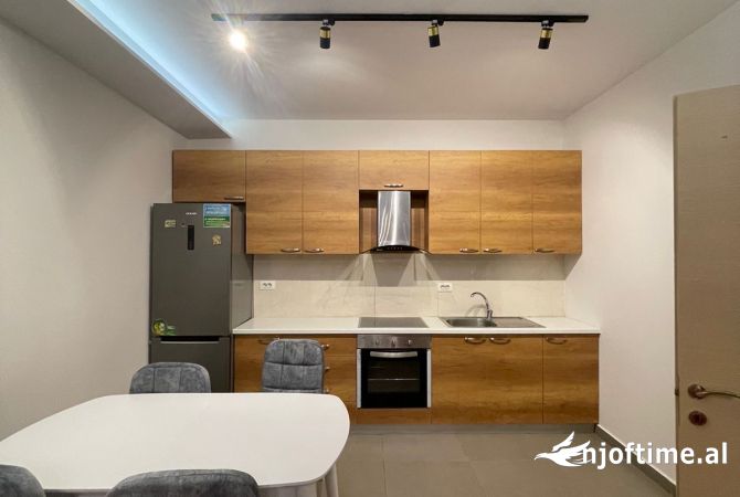 Shtepi me qera 1+1 ne Tirane - 450 Euro