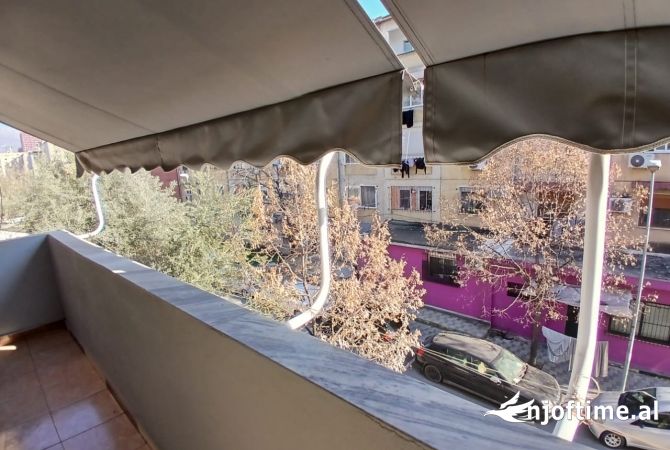 Shtepi ne shitje Apartament ne Tirane, 2+1, Mobilimi E mobiluar, Pagesa 158,000  Euro.