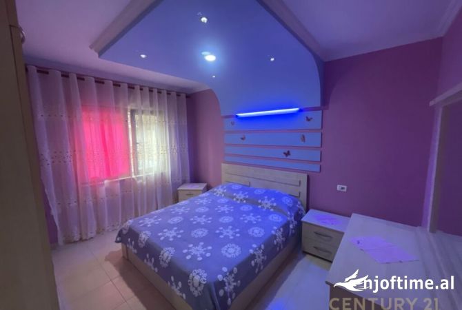 Shtepi me qera Apartament ne Tirane, 2+1, Mobilimi E mobiluar, Pagesa 500  Euro.