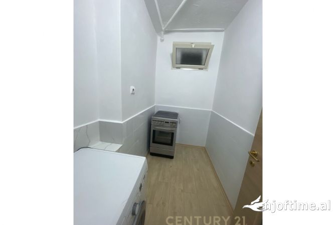 Shtepi me qera Apartament ne Tirane, 2+1, Mobilimi E mobiluar, Pagesa 500  Euro.