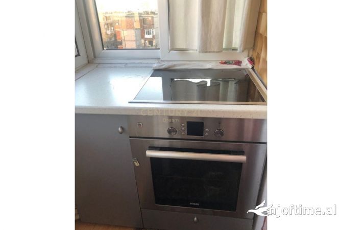 Shtepi ne shitje Apartament ne Tirane, 1+1, Mobilimi E mobiluar, Pagesa 75,000  Euro.