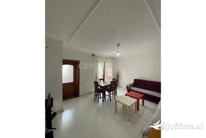 Shtepi ne shitje Apartament ne Tirane, 1+1, Mobilimi E mobiluar, Pagesa 77,000  Euro.