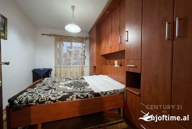 Shtepi me qera Apartament ne Tirane, 2+1, Mobilimi E mobiluar, Pagesa 500  Euro.