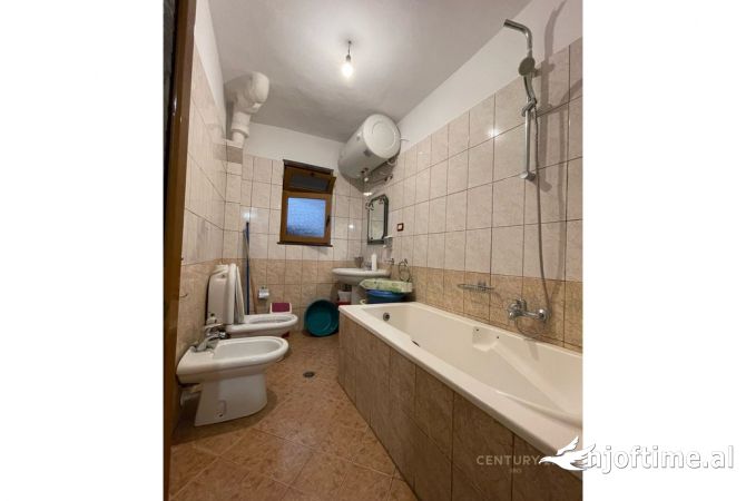 Shtepi me qera Apartament ne Tirane, 2+1, Mobilimi E mobiluar, Pagesa 500  Euro.