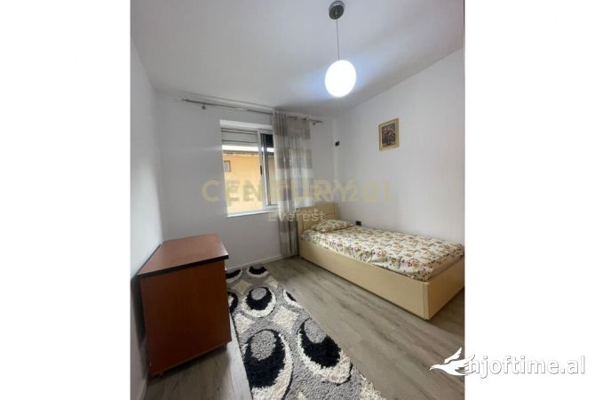 Shtepi ne shitje Apartament ne Tirane, 2+1, Mobilimi E mobiluar, Pagesa 140,000  Euro.