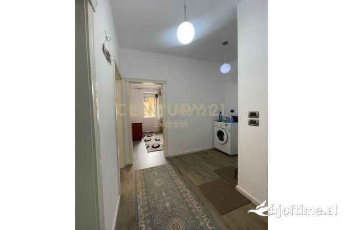 Shtepi ne shitje Apartament ne Tirane, 2+1, Mobilimi E mobiluar, Pagesa 140,000  Euro.