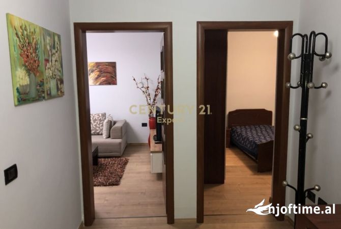 Shtepi me qera Apartament ne Tirane, 1+1, Mobilimi E mobiluar, Pagesa 630  Euro.
