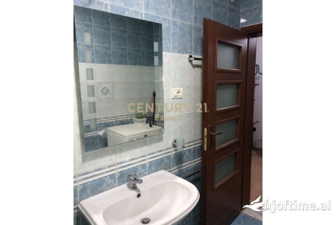 Shtepi me qera Apartament ne Tirane, 1+1, Mobilimi E mobiluar, Pagesa 630  Euro.