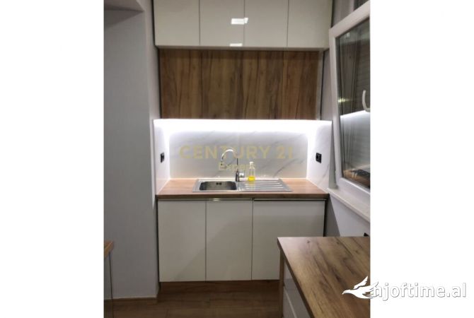 Shtepi me qera Apartament ne Tirane, 1+1, Mobilimi E mobiluar, Pagesa 630  Euro.