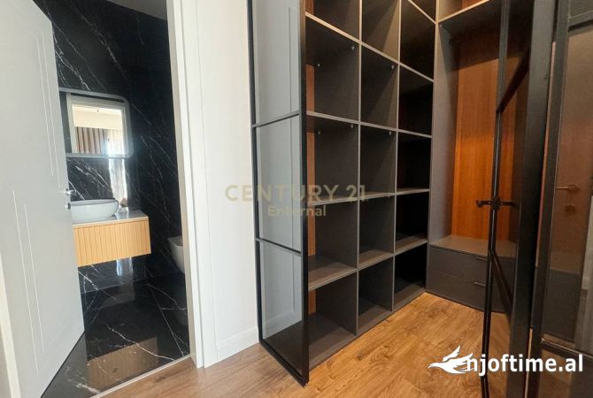 Shtepi me qera Apartament ne Tirane, 3+1, Mobilimi E mobiluar, Pagesa 2,500  Euro.