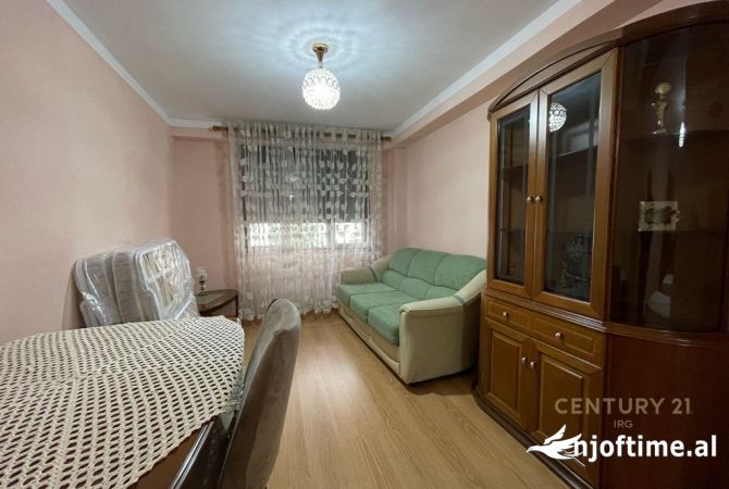 Shtepi me qera Apartament ne Tirane, 2+1, Mobilimi E mobiluar, Pagesa 650  Euro.