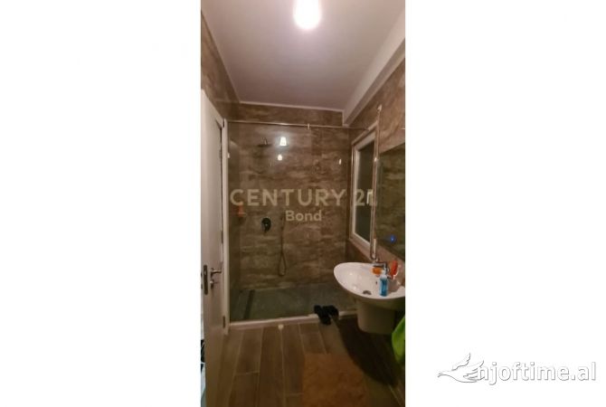 Shtepi me qera Apartament ne Tirane, 1+1, Mobilimi E mobiluar, Pagesa 450  Euro.