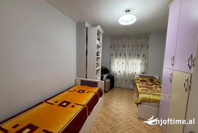 Shtepi me qera Apartament ne Tirane, 2+1, Mobilimi E mobiluar, Pagesa 600  Euro.