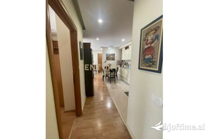 Shtepi me qera Apartament ne Tirane, 2+1, Mobilimi E mobiluar, Pagesa 850  Euro.