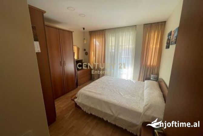 Shtepi me qera Apartament ne Tirane, 2+1, Mobilimi E mobiluar, Pagesa 850  Euro.