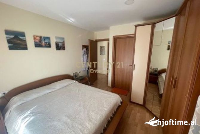 Shtepi me qera Apartament ne Tirane, 2+1, Mobilimi E mobiluar, Pagesa 850  Euro.
