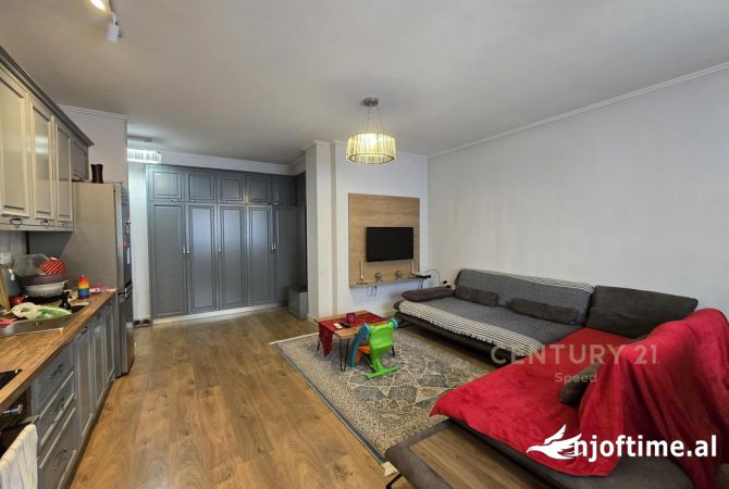 Shtepi me qera 1+1 ne Tirane - 450 Euro