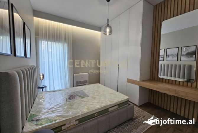 Shtepi me qera Apartament ne Tirane, 3+1, Mobilimi E mobiluar, Pagesa 1,500  Euro.