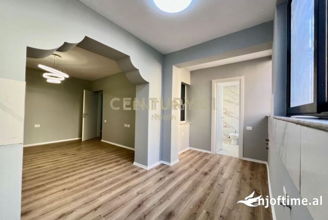 Shtepi ne shitje Apartament ne Tirane, 2+1, Mobilimi Bosh, pa mobiluar, Pagesa 179,000  Euro.