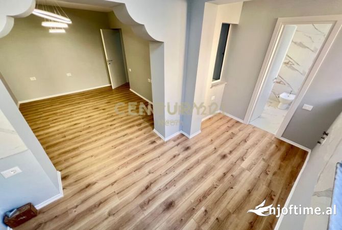 Shtepi ne shitje Apartament ne Tirane, 2+1, Mobilimi Bosh, pa mobiluar, Pagesa 179,000  Euro.