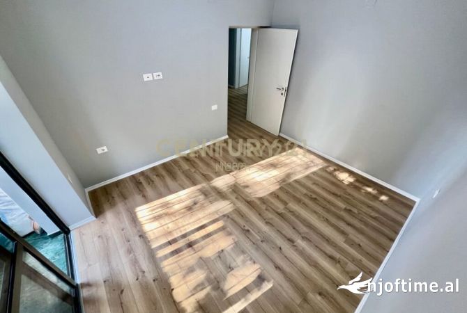 Shtepi ne shitje Apartament ne Tirane, 2+1, Mobilimi Bosh, pa mobiluar, Pagesa 179,000  Euro.