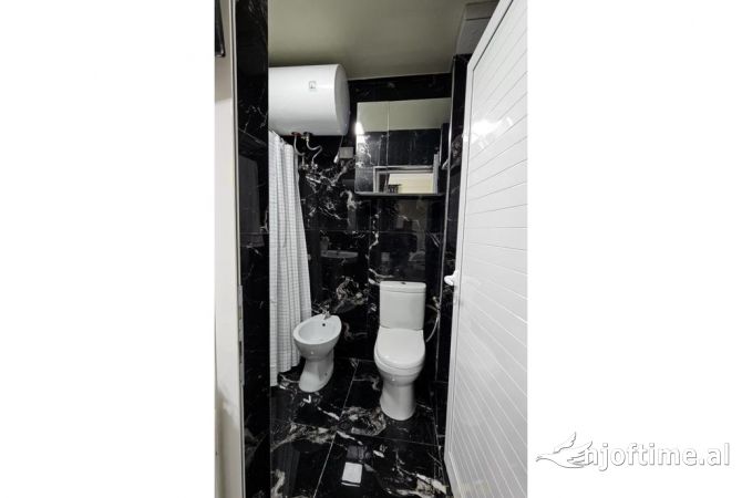 Shtepi me qera Apartament ne Tirane, 3+1, Mobilimi E mobiluar, Pagesa 850  Euro.