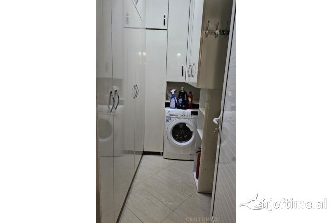 Shtepi me qera Apartament ne Tirane, 3+1, Mobilimi E mobiluar, Pagesa 850  Euro.