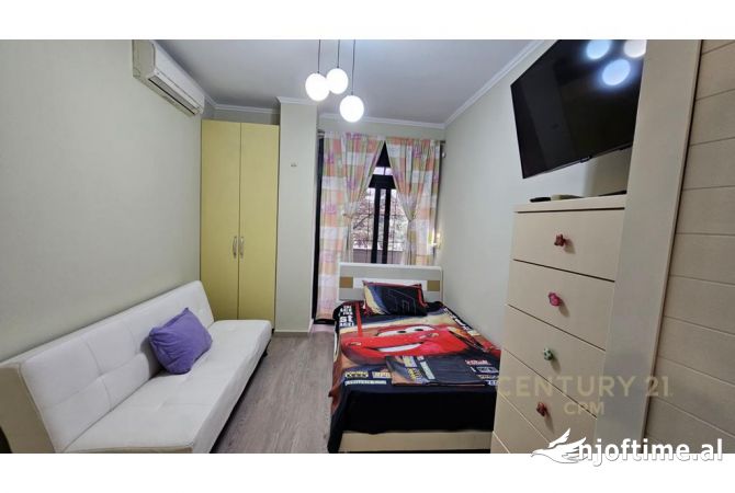 Shtepi me qera Apartament ne Tirane, 3+1, Mobilimi E mobiluar, Pagesa 850  Euro.