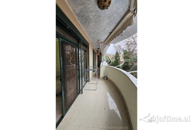 Shtepi me qera Apartament ne Tirane, 3+1, Mobilimi E mobiluar, Pagesa 850  Euro.