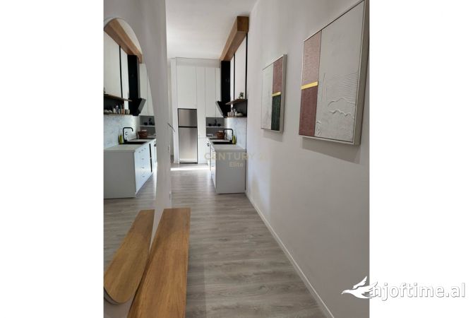 Shtepi me qera Apartament ne Tirane, 1+1, Mobilimi E mobiluar, Pagesa 1,100  Euro.