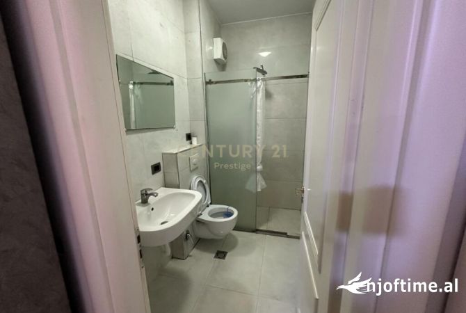 Shtepi me qera Apartament ne Tirane, 2+1, Mobilimi E mobiluar, Pagesa 1,000  Euro.
