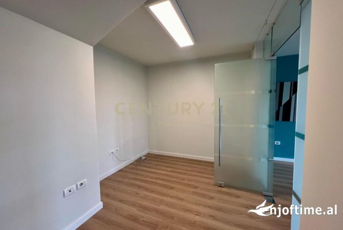 Qira,ambjent per zyra prane Kullave binjake