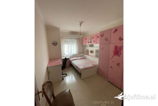 Shtepi me qera Apartament ne Tirane, 2+1, Mobilimi E mobiluar, Pagesa 550  Euro.