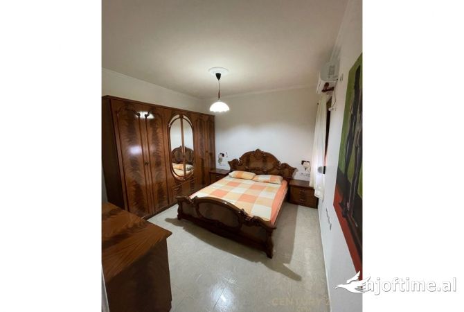 Shtepi me qera Apartament ne Tirane, 2+1, Mobilimi E mobiluar, Pagesa 550  Euro.