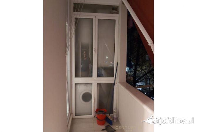 Shtepi me qera Apartament ne Tirane, 1+1, Mobilimi E mobiluar, Pagesa 650  Euro.