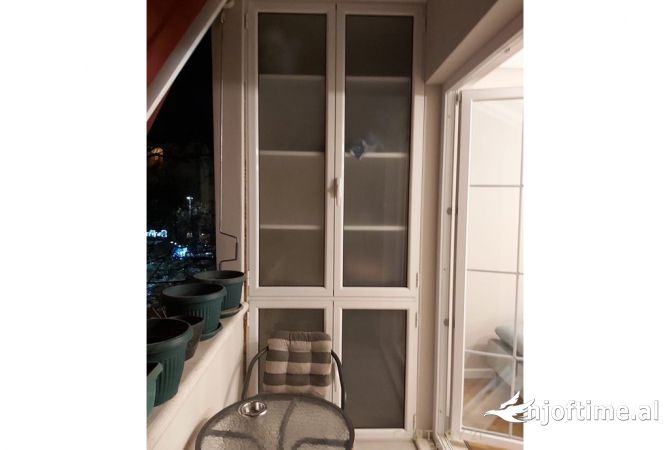 Shtepi me qera Apartament ne Tirane, 1+1, Mobilimi E mobiluar, Pagesa 650  Euro.