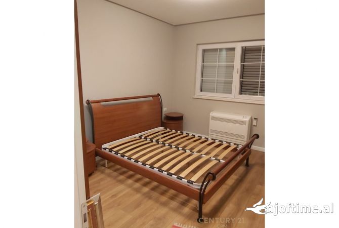 Shtepi me qera Apartament ne Tirane, 1+1, Mobilimi E mobiluar, Pagesa 650  Euro.