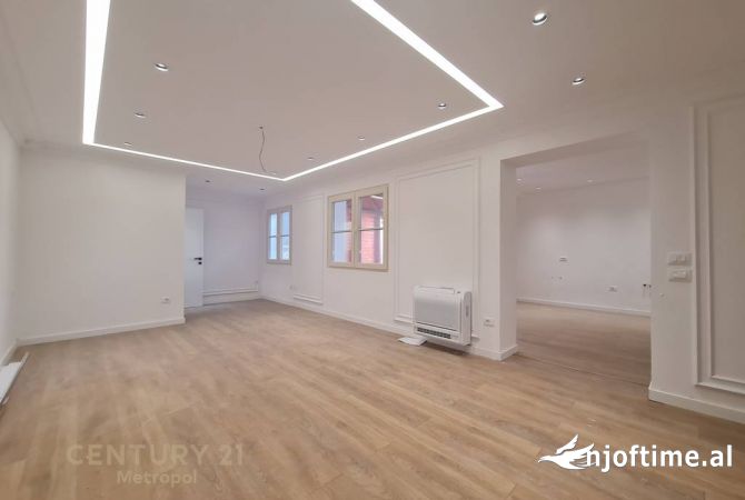 Ambient biznesi me qera 3+1 ne Tirane - 1,000 Euro