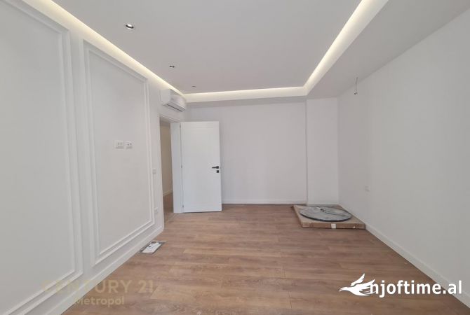 OFROJ PER QIRA AMBIENT PER ZYRA 140M, SHKOLLA E BALETIT!