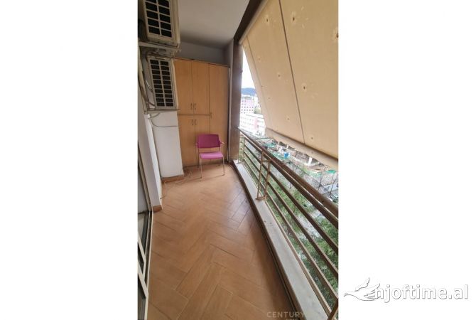 Shtepi ne shitje Apartament ne Tirane, 2+1, Mobilimi E mobiluar, Pagesa 185,000  Euro.