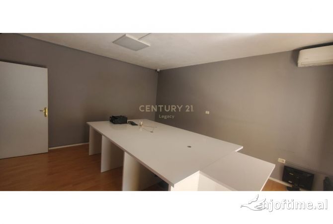 AMBIENT ZYRASH PER QIRA NE ZONEN E ISH BLLOKUT !