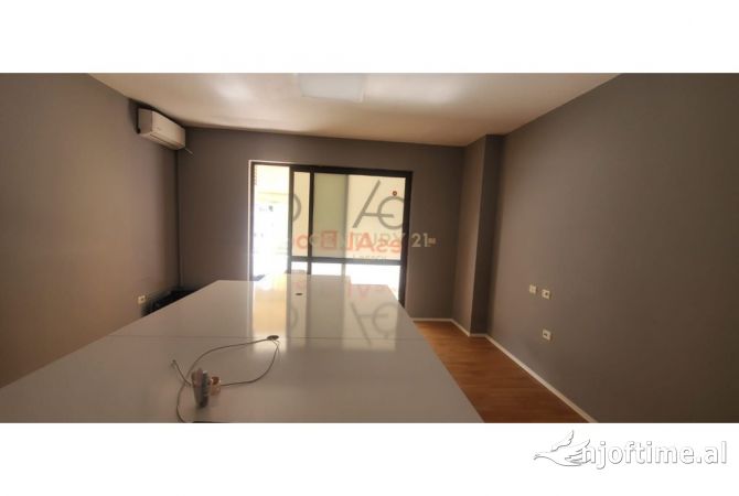 AMBIENT ZYRASH PER QIRA NE ZONEN E ISH BLLOKUT !