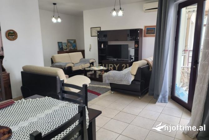 Shtepi me qera Apartament ne Tirane, 2+1, Mobilimi E mobiluar, Pagesa 600  Euro.