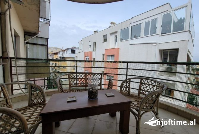 Shtepi me qera Apartament ne Tirane, 2+1, Mobilimi E mobiluar, Pagesa 600  Euro.