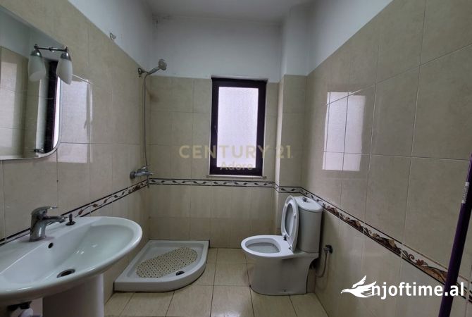 Shtepi me qera Apartament ne Tirane, 2+1, Mobilimi E mobiluar, Pagesa 600  Euro.