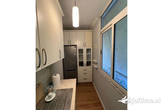 Shtepi me qera Apartament ne Tirane, 1+1, Mobilimi E mobiluar, Pagesa 600  Euro.